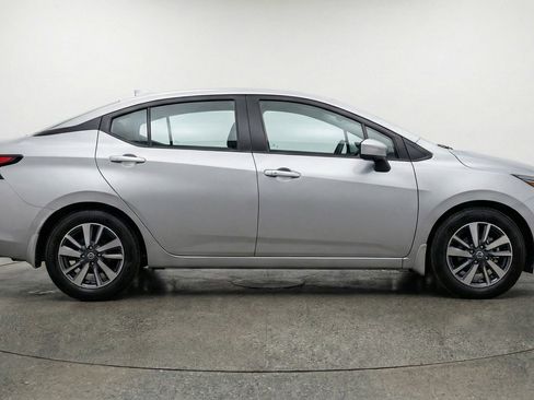 Used 2025 Nissan Versa SV image 11