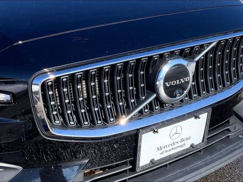 Used 2026 Volvo V60 B5 Cross Country Plus w/ Protection Package Premier image 30