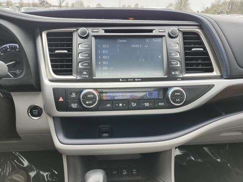 Used 2016 Toyota Highlander Limited image 33