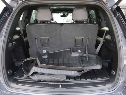 Used 2024 Jeep Grand Cherokee L Limited w/ Luxury Tech Group II RWD image 5