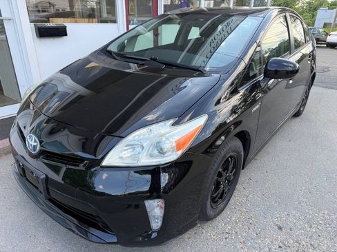 Used 2013 Toyota Prius Two FWD image 4