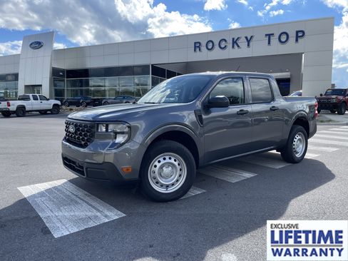 New 2025 Ford Maverick XL image 1