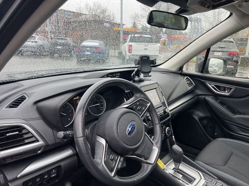 Used 2023 Subaru Forester Premium image 7