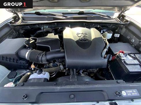 Certified 2019 Toyota Tacoma SR5 image 28