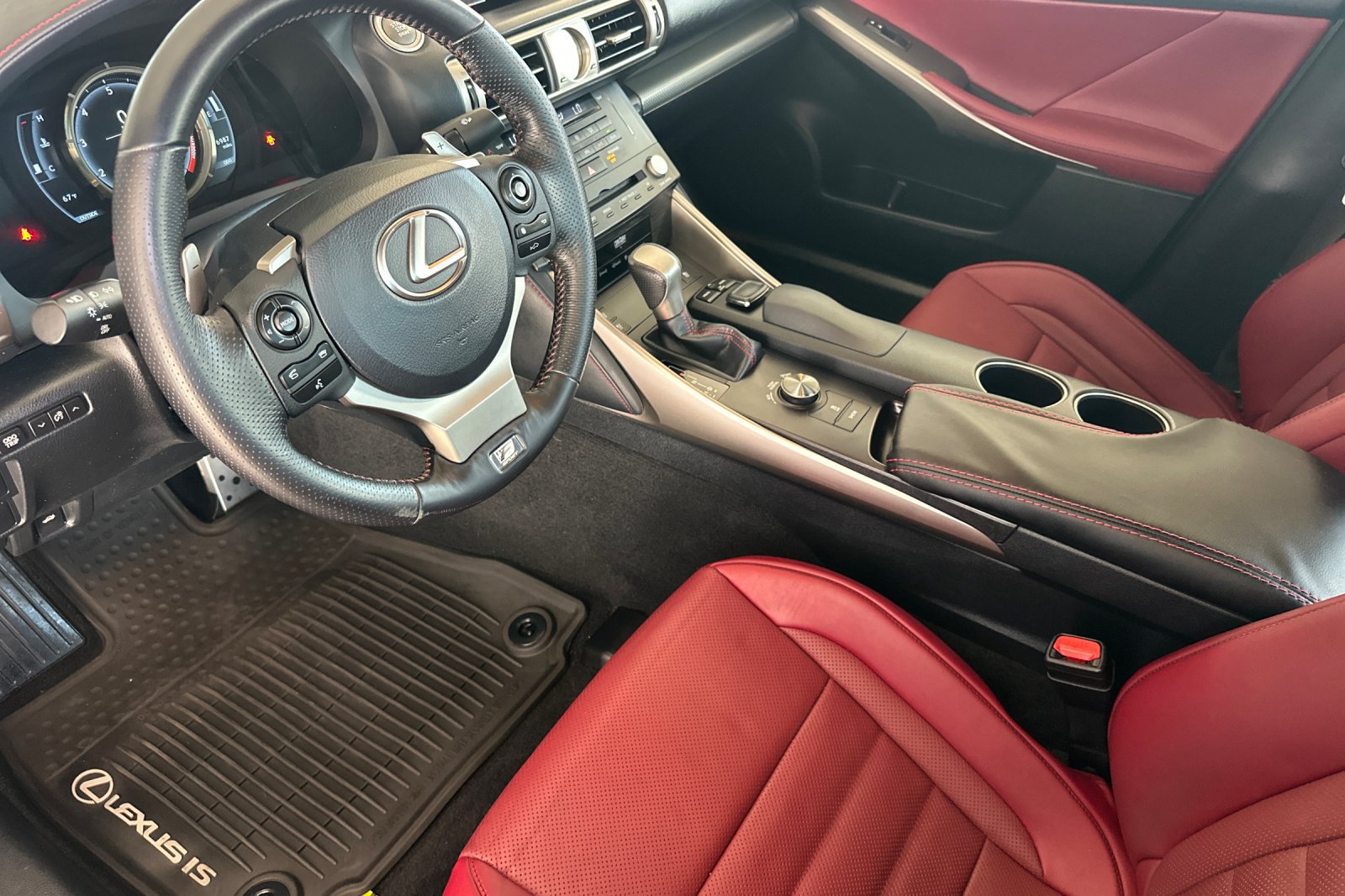 Used 2016 Lexus IS 350 w/ F Sport Package RWD image 7