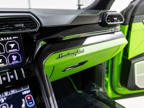 Used 2022 Lamborghini Urus image 48