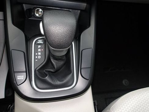 Certified 2024 Kia Soul LX FWD image 21