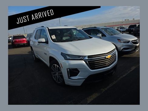 Used 2023 Chevrolet Traverse High Country image 1