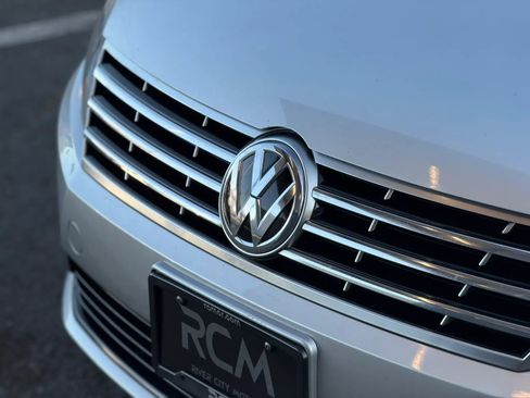 Used 2013 Volkswagen CC Sport FWD image 9
