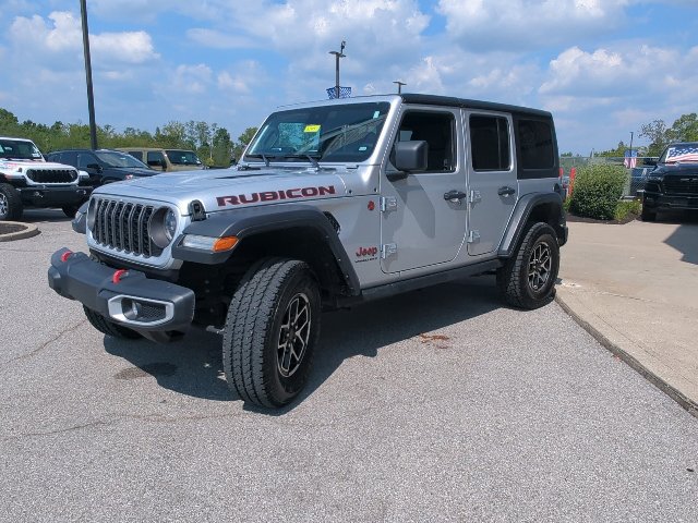 Used 2024 Jeep Wrangler Unlimited Rubicon AWD/4WD image 5