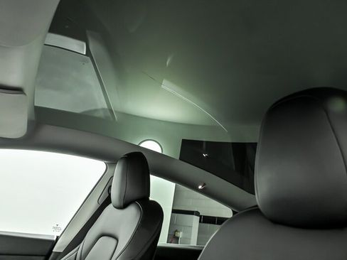 Used 2022 Tesla Model Y Performance AWD/4WD image 19
