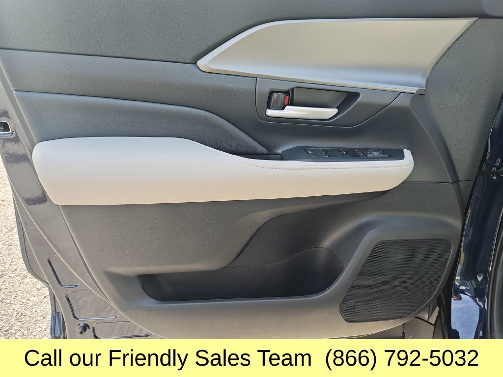 New 2026 Toyota Grand Highlander XLE FWD image 10