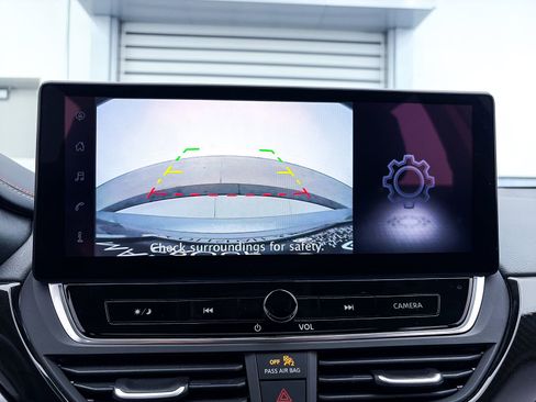 Used 2025 Nissan Altima 2.5 SR w/ SR Premium Package image 4