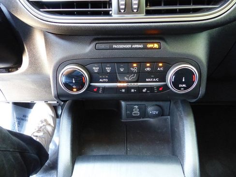 Used 2024 Ford Escape Active w/ Cold Weather Package FWD image 32