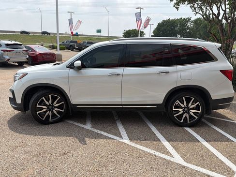 Used 2021 Honda Pilot Touring image 6