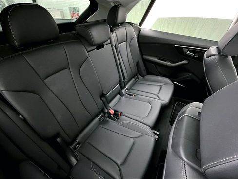 Used 2023 Audi Q8 Premium Plus image 34