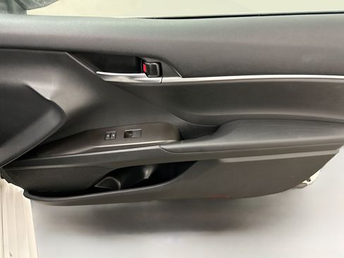 Used 2024 Toyota Camry LE FWD image 33