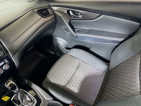 Used 2019 Nissan Rogue SV FWD image 20
