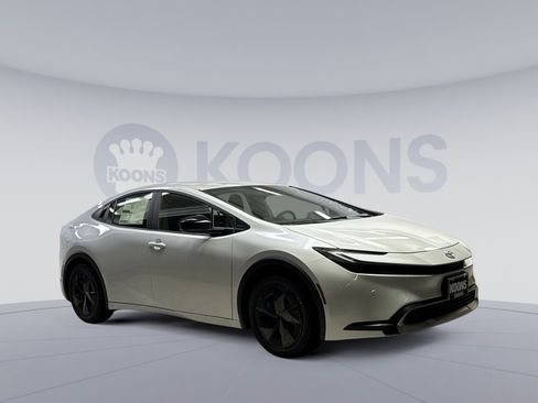 New 2026 Toyota Prius Plug-In Hybrid FWD image 10