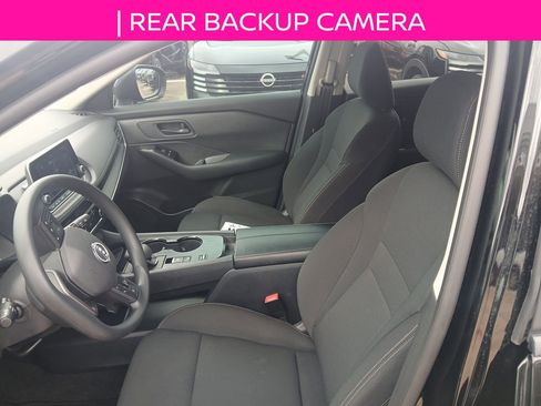 Used 2025 Nissan Rogue S image 10