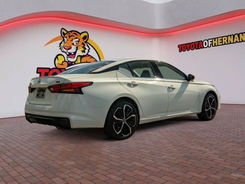 Used 2025 Nissan Altima 2.5 SR FWD image 5