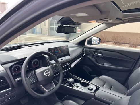 Used 2025 Nissan Rogue SL w/ SL Premium Package AWD/4WD image 11