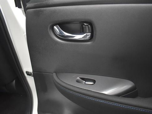 Used 2024 Nissan Leaf S image 19