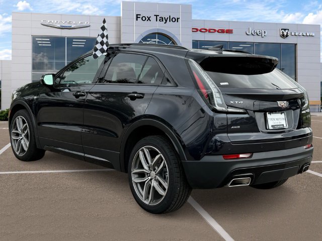 Used 2023 Cadillac XT4 Sport w/ Cold Weather Package AWD/4WD image 6