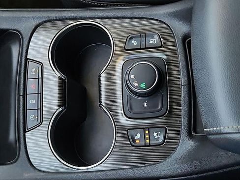 Used 2021 GMC Acadia SLT w/ Elevation Edition FWD image 24