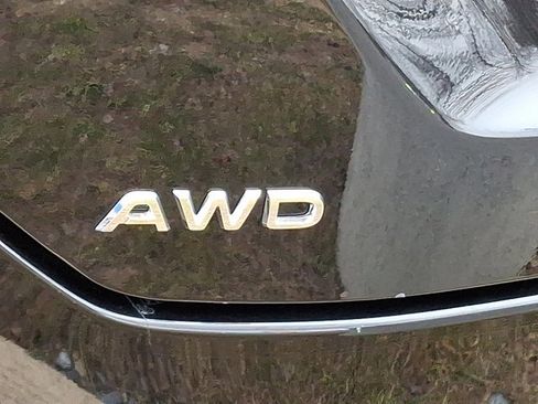 Certified 2025 Honda Pilot Touring image 32