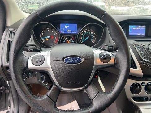 Used 2014 Ford Focus SE w/ SE Sport Package image 16