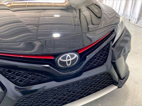 Used 2020 Toyota Camry XSE image 7