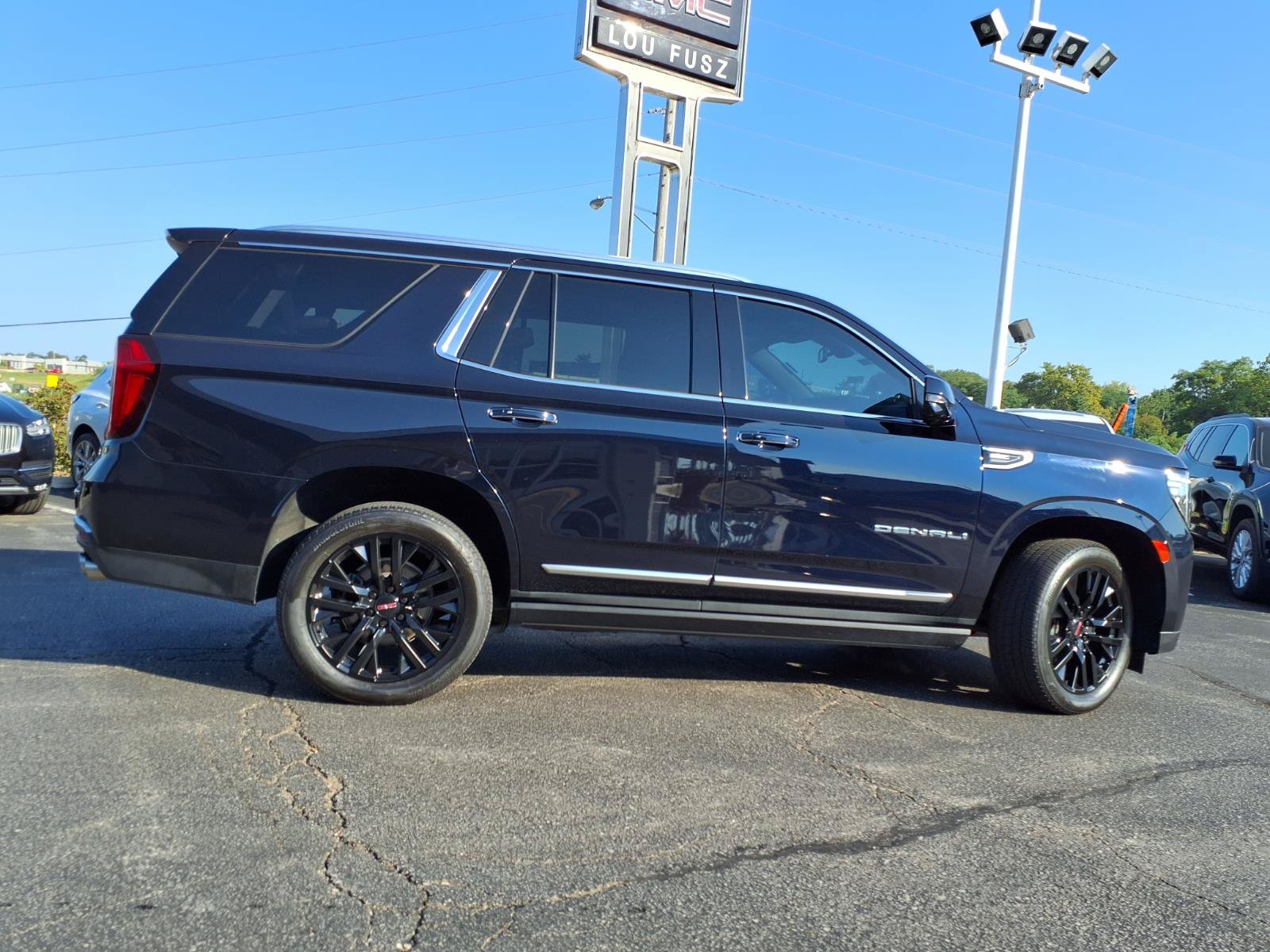 Used 2022 GMC Yukon Denali AWD/4WD image 32