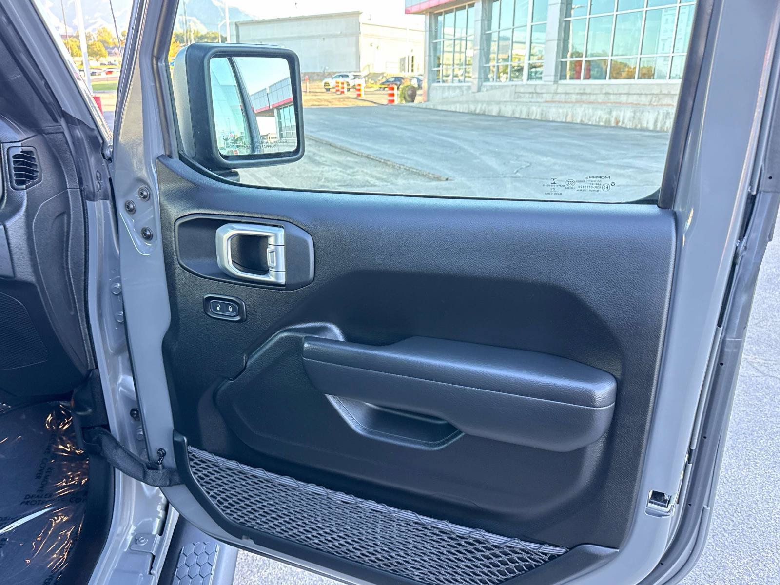 Used 2021 Jeep Wrangler Sport AWD/4WD image 17