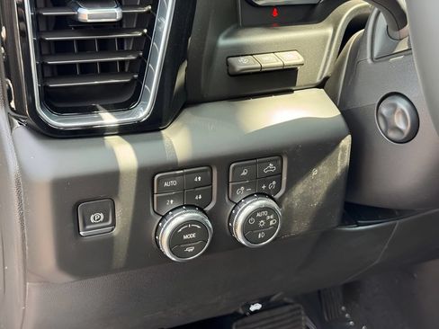 New 2026 GMC Sierra 1500 Denali w/ Denali Reserve Package AWD/4WD image 11