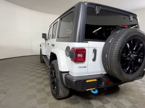 Used 2023 Jeep Wrangler Unlimited Sahara w/ Cold Weather Group AWD/4WD image 7