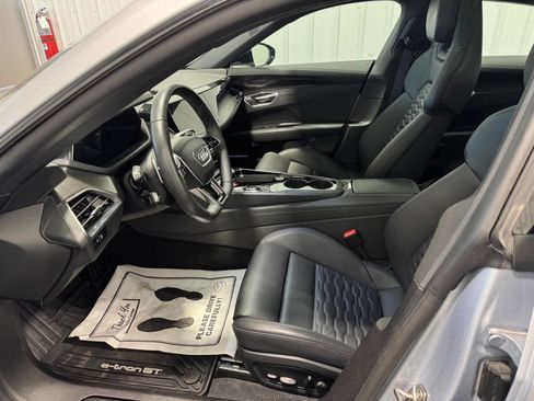Used 2024 Audi e-tron GT Premium Plus w/ Performance Package image 17