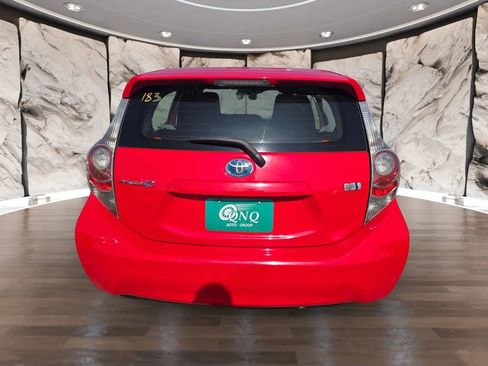 Used 2014 Toyota Prius C One image 7