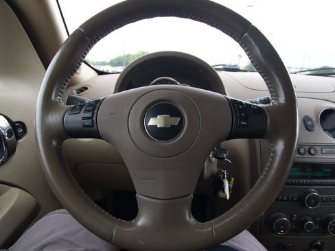 Used 2009 Chevrolet HHR LT FWD image 19
