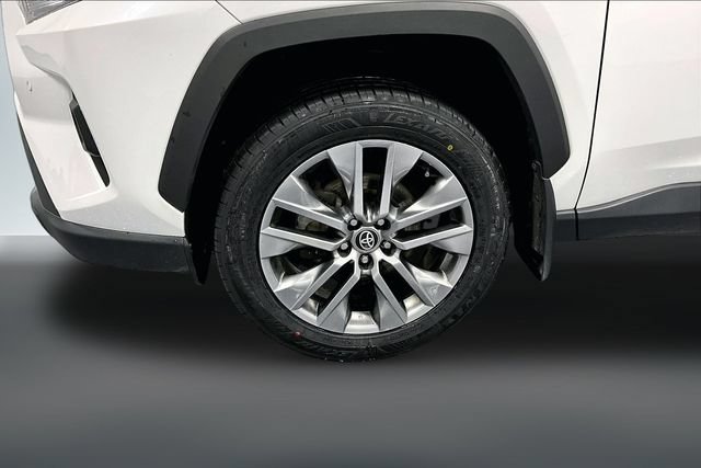 Used 2023 Toyota RAV4 XLE Premium AWD/4WD image 30