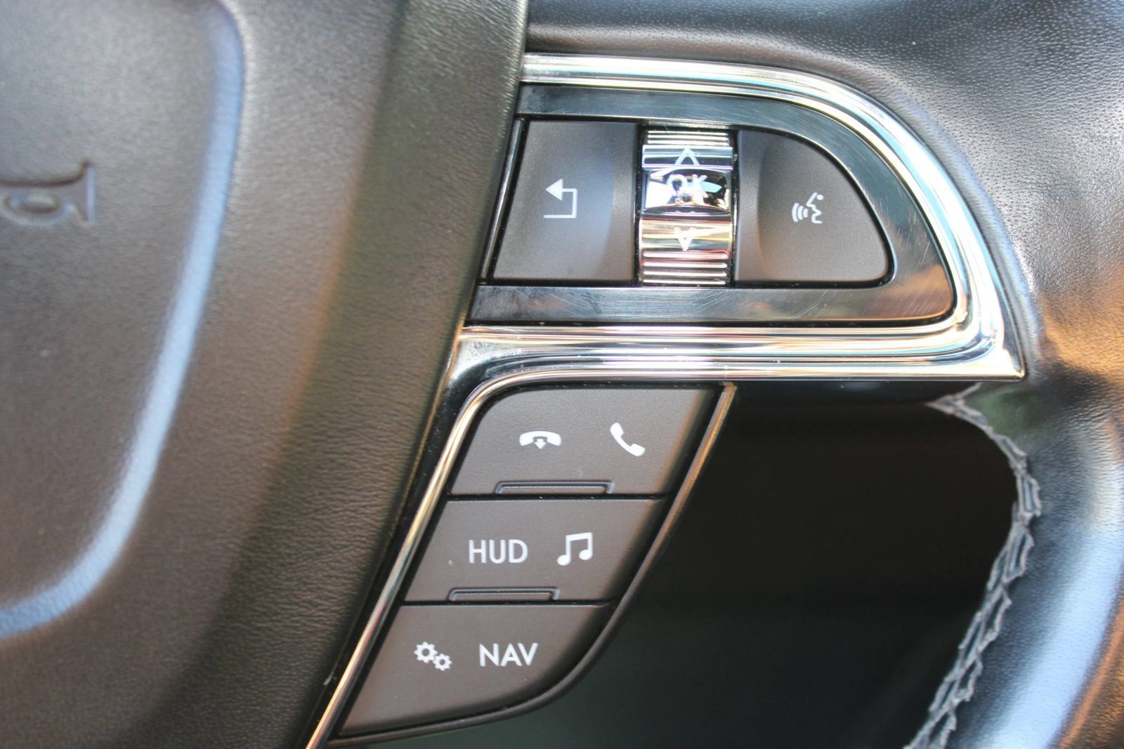 Used 2018 Lincoln Navigator L Reserve w/ Technology Package AWD/4WD image 31