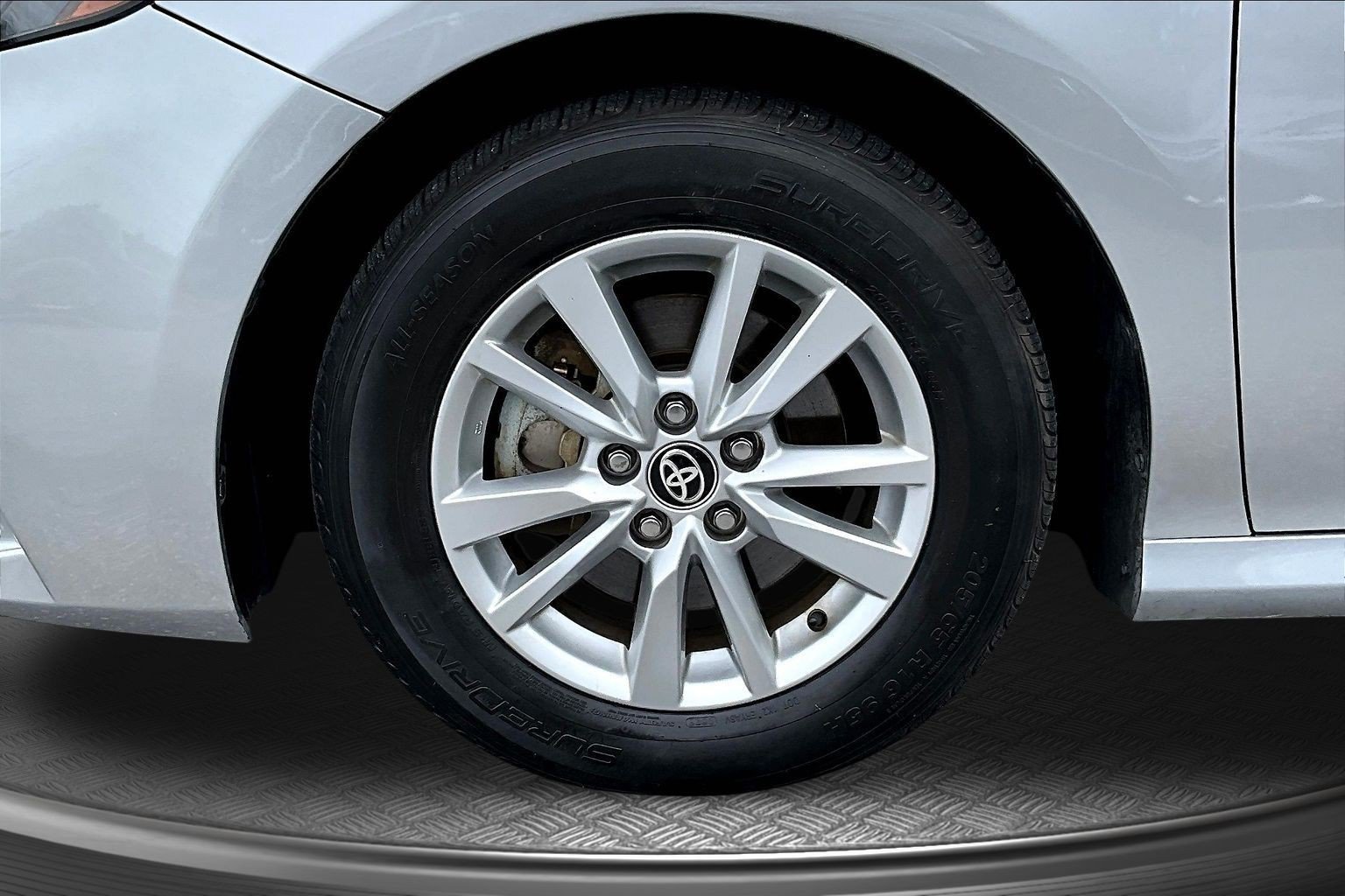 Used 2025 Toyota Camry LE FWD image 28