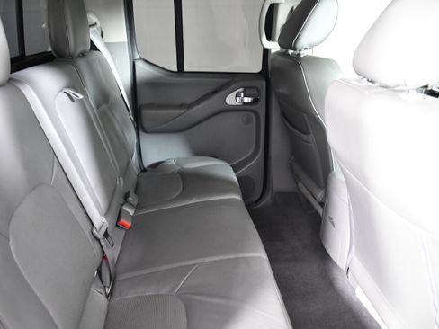 Used 2019 Nissan Frontier SL image 23