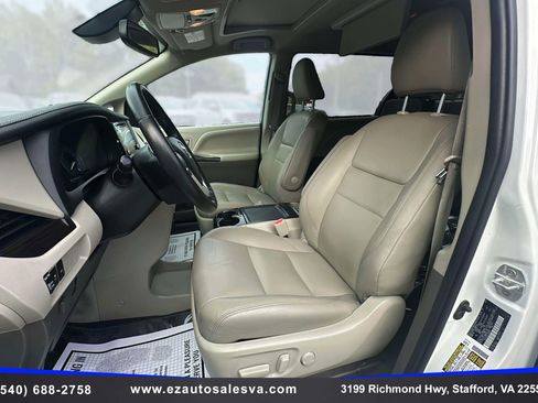 Used 2020 Toyota Sienna XLE image 17