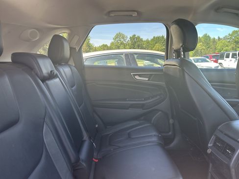 Used 2016 Ford Edge Titanium w/ Class II Trailer Tow Package FWD image 9
