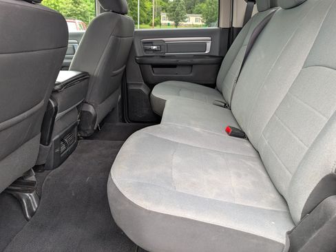Used 2022 RAM 1500 Classic SLT RWD image 14