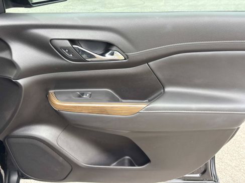 Used 2023 GMC Acadia SLE w/ Driver Convenience Package FWD image 37