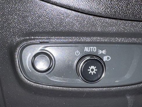 Used 2022 Chevrolet Equinox RS w/ RS Leather Package image 29