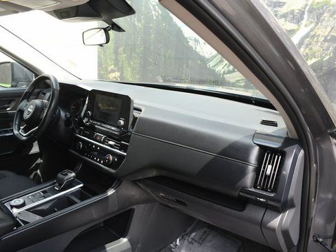 Used 2024 Nissan Pathfinder SV AWD/4WD image 24
