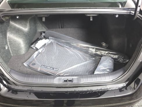 New 2025 Nissan Altima 2.5 SR w/ SR Premium Package image 9